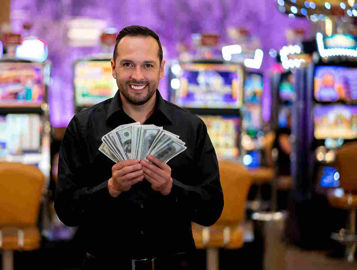 Player celebrating a win with free coins in Cashman Casino.