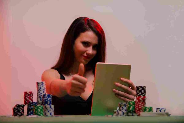 User Logging into Yabby Casino on Mobile